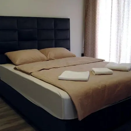 Hotel Demir *